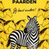 Een zebra onder paarden